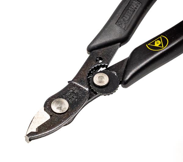 501AS Abisolierzange mit ESD gerechten Griffen, einstellbar